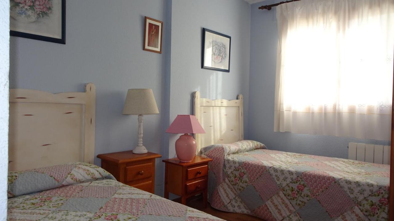 Ferienwohnung Piso Grande En El Centro De Jaca Con Wifi Y Garaje Exterior foto